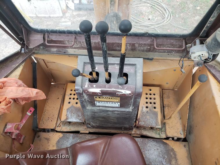 image for item DF2440 Case 480D backhoe