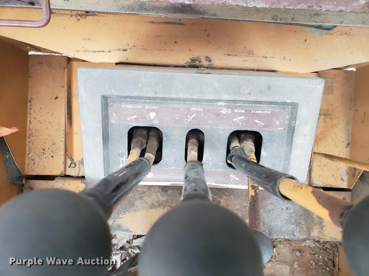 image for item DF2440 Case 480D backhoe