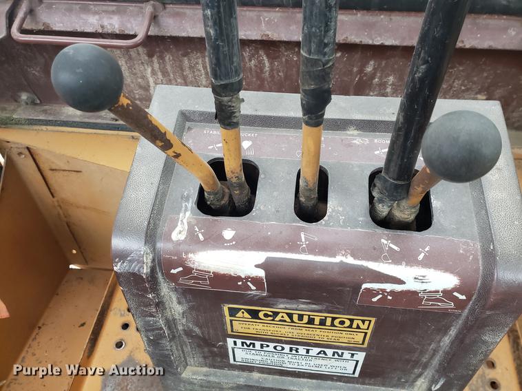 image for item DF2440 Case 480D backhoe