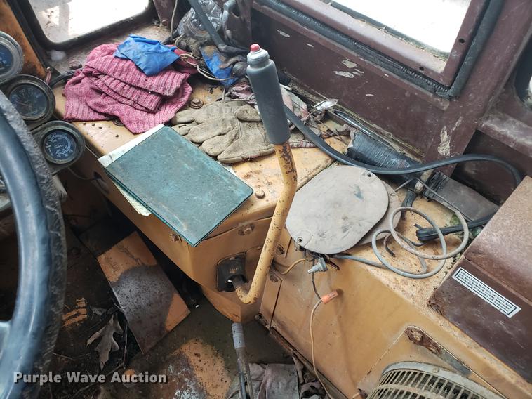 image for item DF2440 Case 480D backhoe