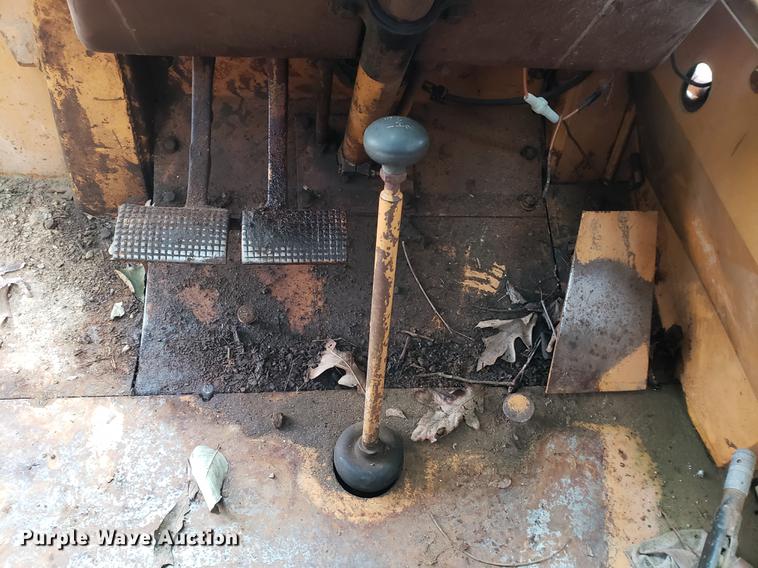 image for item DF2440 Case 480D backhoe