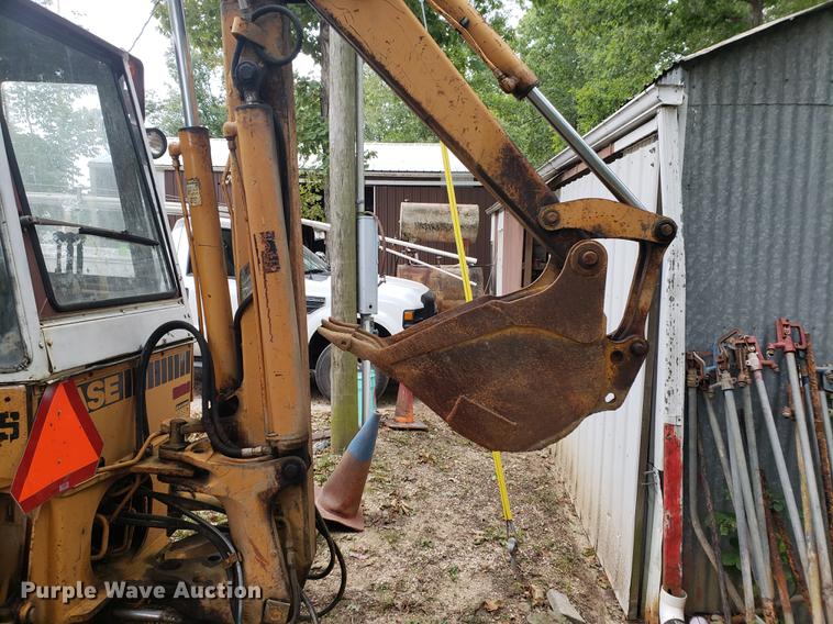 image for item DF2440 Case 480D backhoe