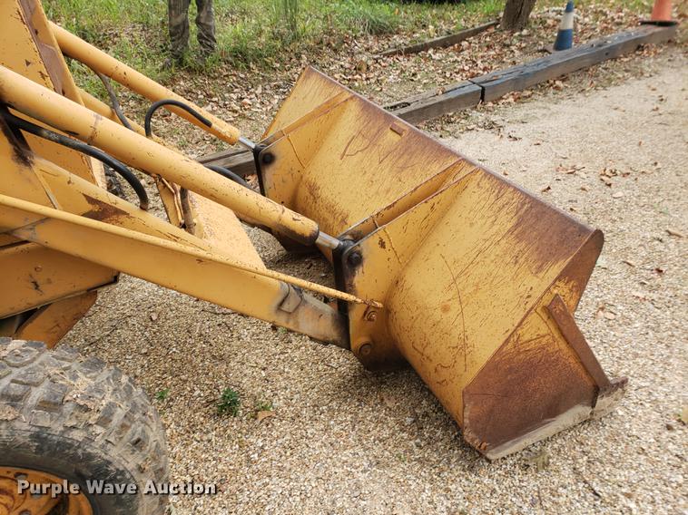 image for item DF2440 Case 480D backhoe