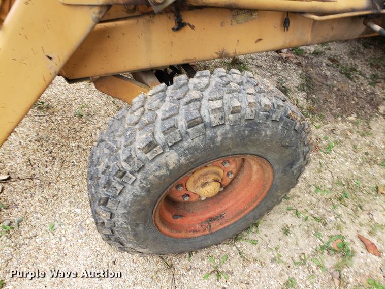 image for item DF2440 Case 480D backhoe