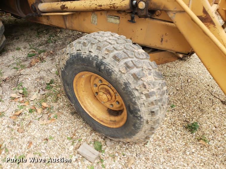 image for item DF2440 Case 480D backhoe