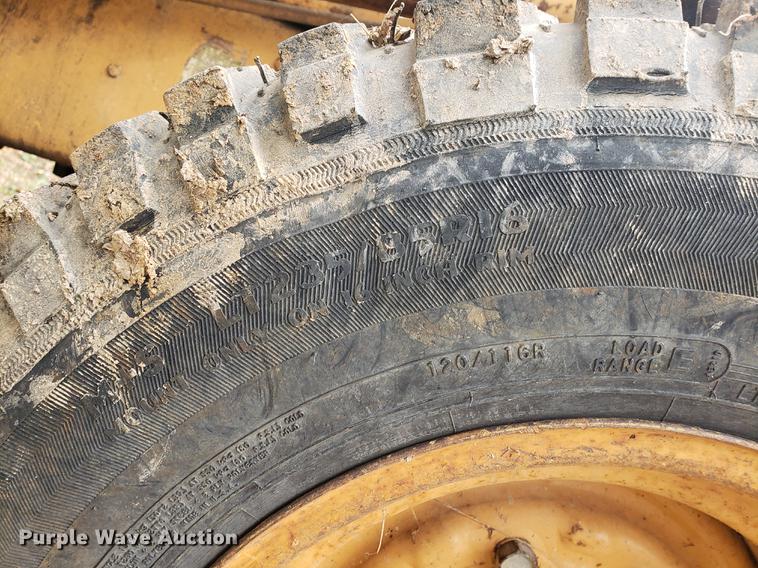 image for item DF2440 Case 480D backhoe