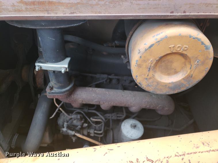 image for item DF2440 Case 480D backhoe