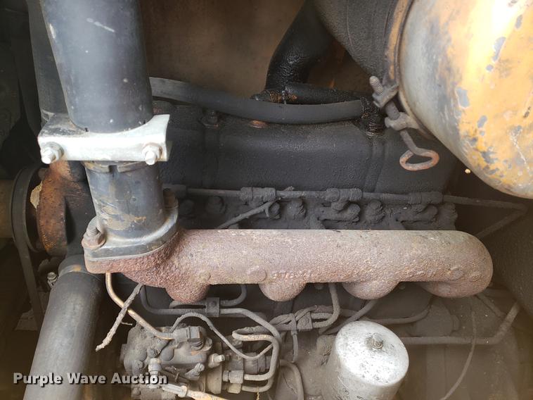 image for item DF2440 Case 480D backhoe