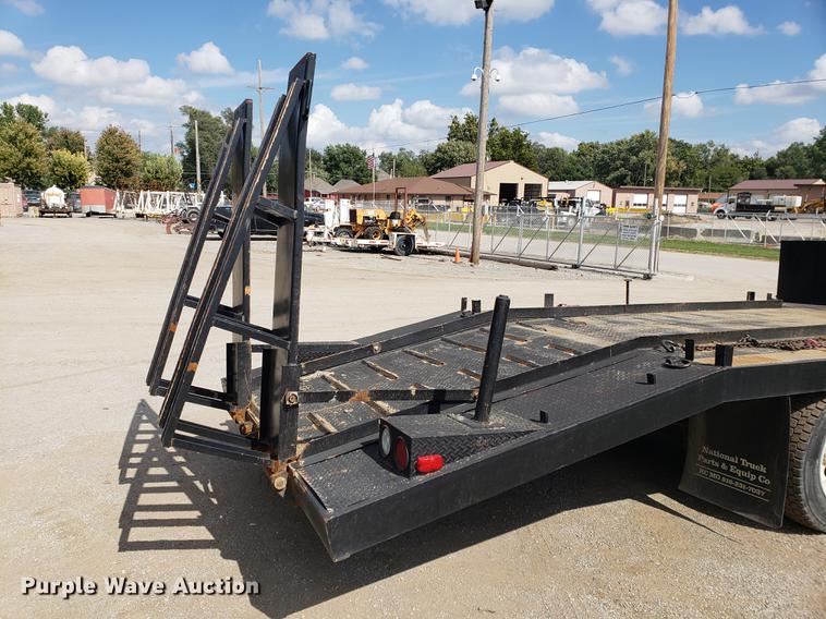 image for item DF2447 1993 Ford F700 flatbed truck