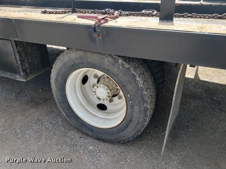 image for item DF2447 1993 Ford F700 flatbed truck