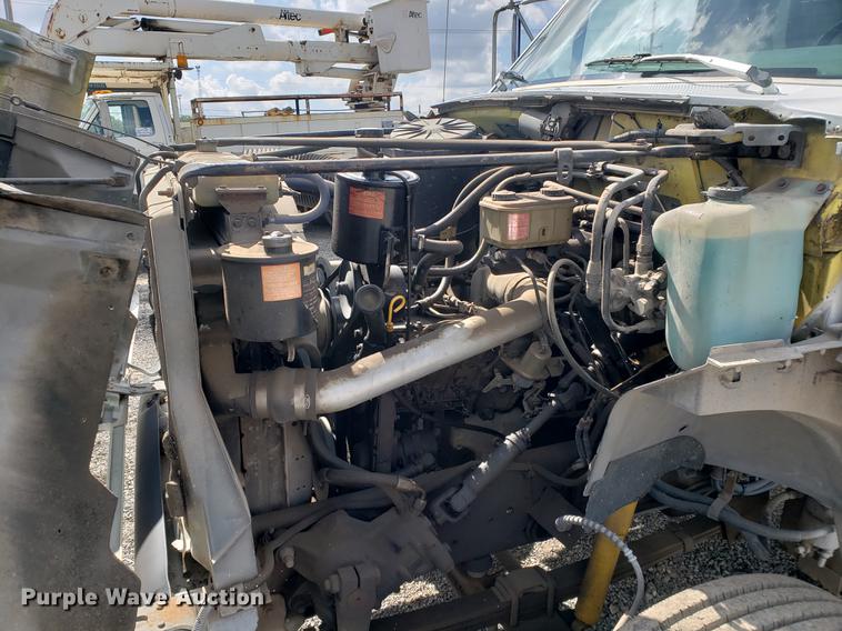 image for item DF2447 1993 Ford F700 flatbed truck