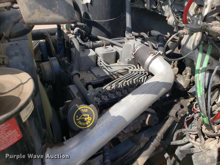 image for item DF2449 1995 Ford F800 bucket truck