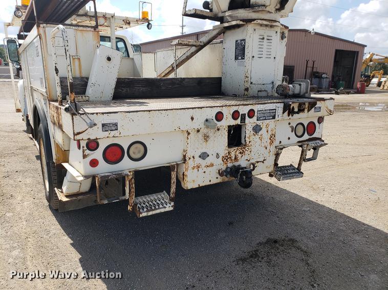 image for item DF2449 1995 Ford F800 bucket truck