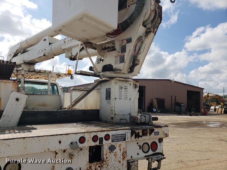 image for item DF2449 1995 Ford F800 bucket truck