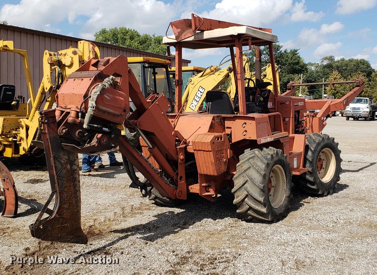 image for item DF2450 1996 Ditch Witch 8020 cable plow