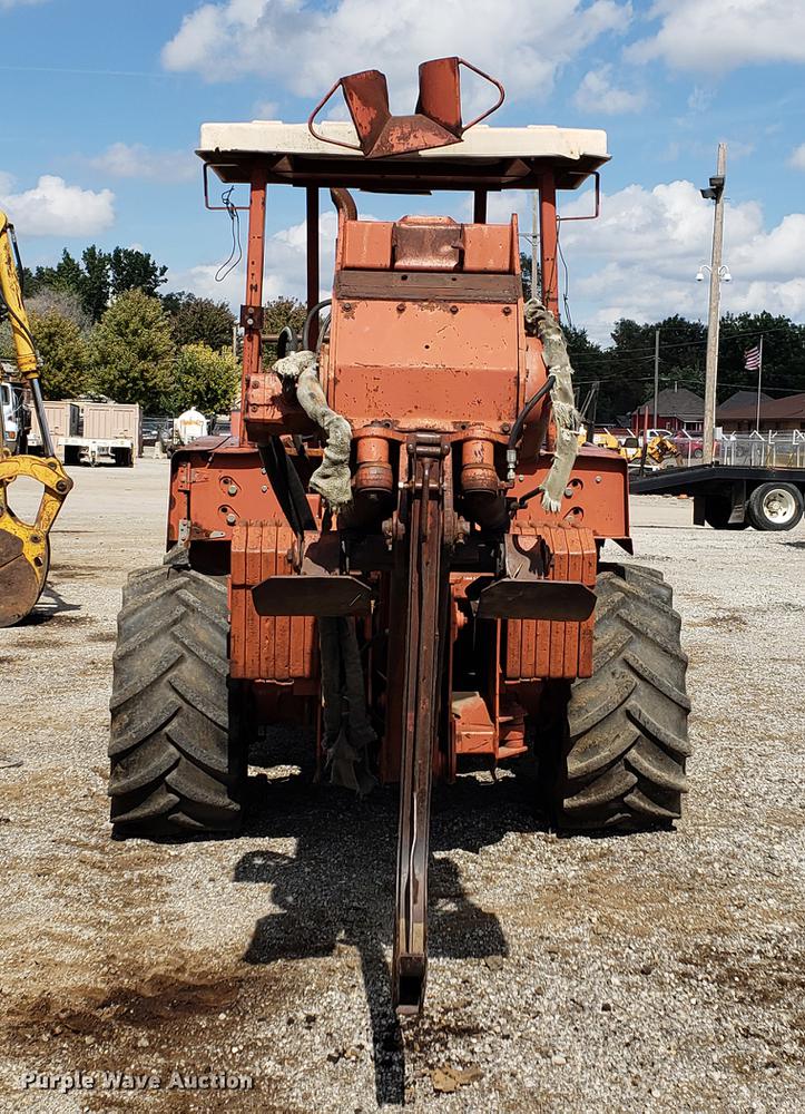 image for item DF2450 1996 Ditch Witch 8020 cable plow