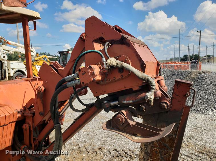 image for item DF2450 1996 Ditch Witch 8020 cable plow