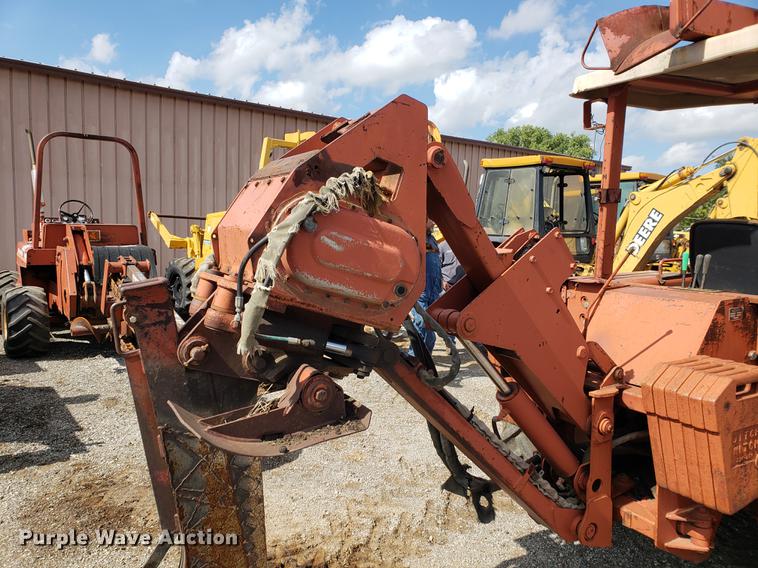 image for item DF2450 1996 Ditch Witch 8020 cable plow