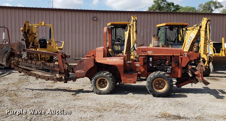 image for item DF2452 1985 Ditch Witch 6510 trencher