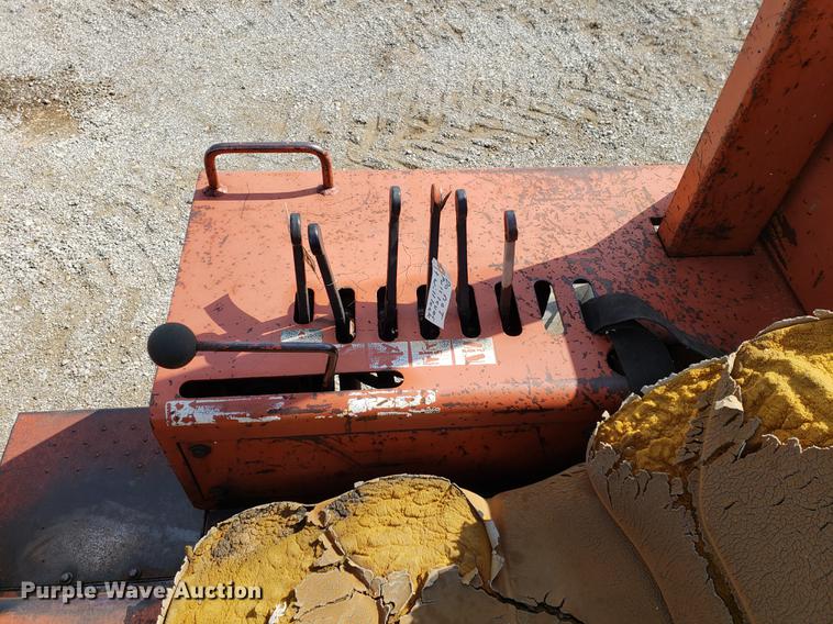 image for item DF2452 1985 Ditch Witch 6510 trencher