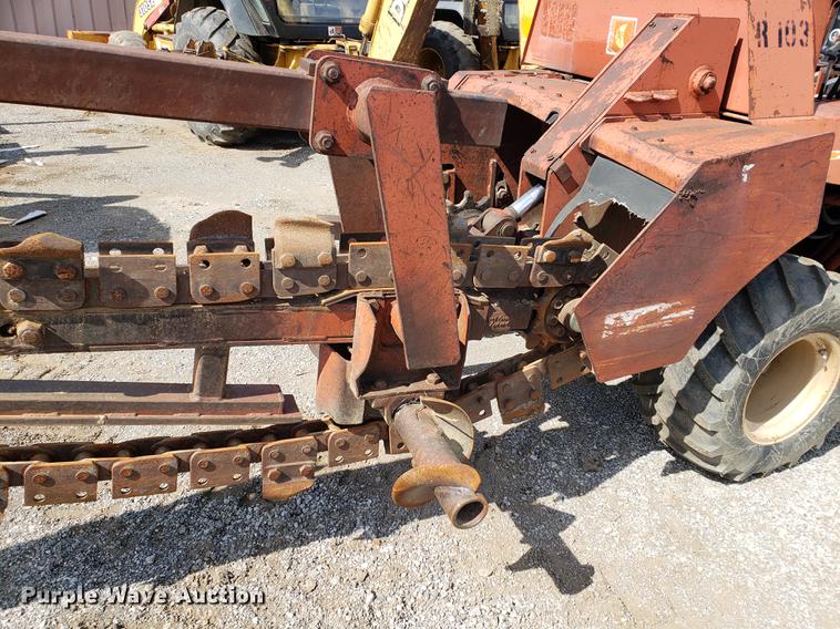 image for item DF2452 1985 Ditch Witch 6510 trencher
