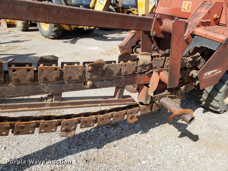 image for item DF2452 1985 Ditch Witch 6510 trencher