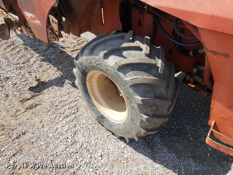 image for item DF2452 1985 Ditch Witch 6510 trencher