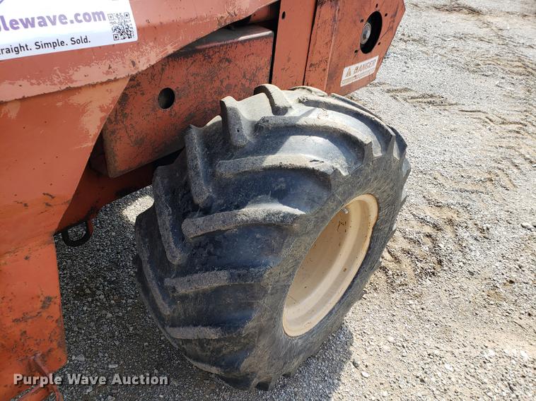 image for item DF2452 1985 Ditch Witch 6510 trencher