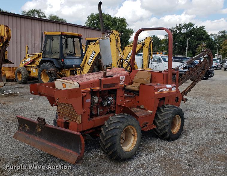 image for item DF2453 1992 Ditch Witch 4010 trencher