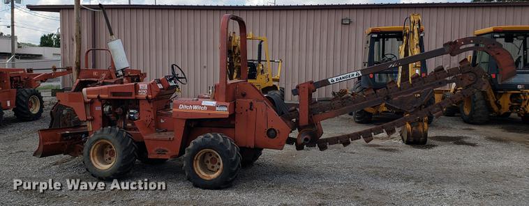 image for item DF2453 1992 Ditch Witch 4010 trencher