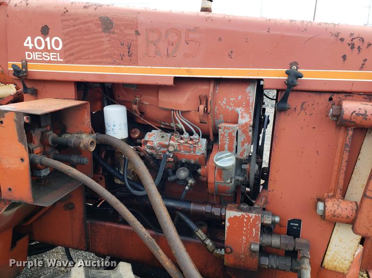 image for item DF2453 1992 Ditch Witch 4010 trencher