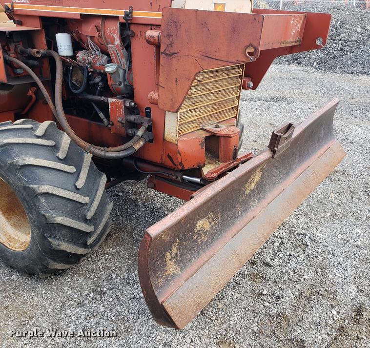 image for item DF2453 1992 Ditch Witch 4010 trencher