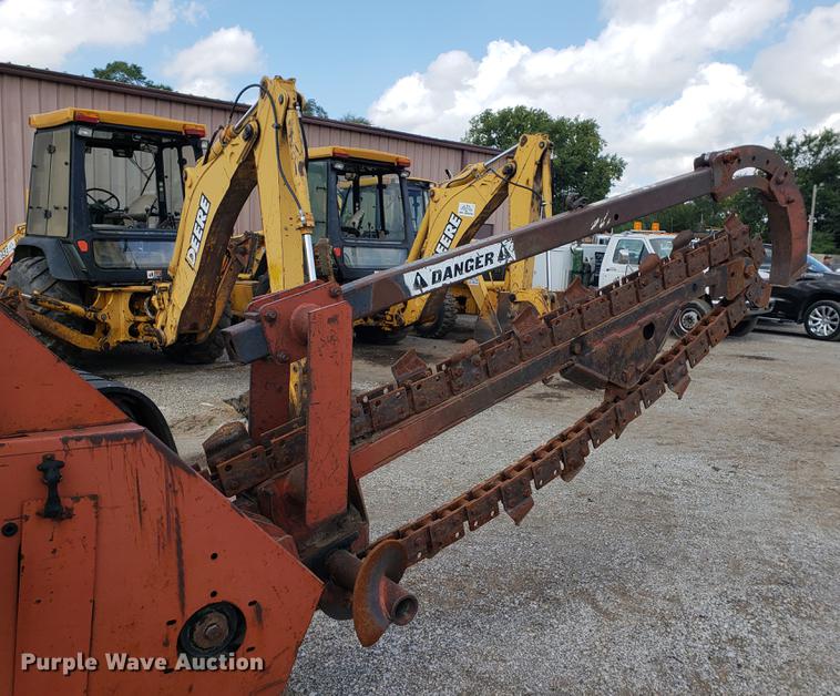 image for item DF2453 1992 Ditch Witch 4010 trencher