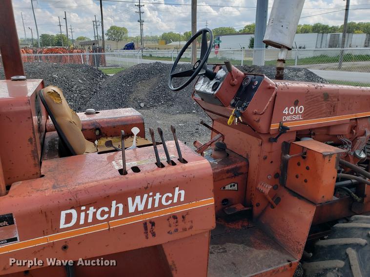 image for item DF2453 1992 Ditch Witch 4010 trencher