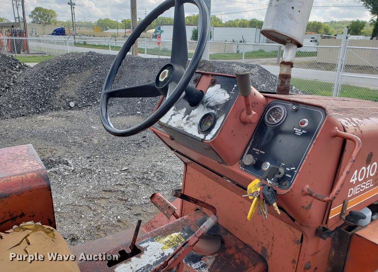 image for item DF2453 1992 Ditch Witch 4010 trencher