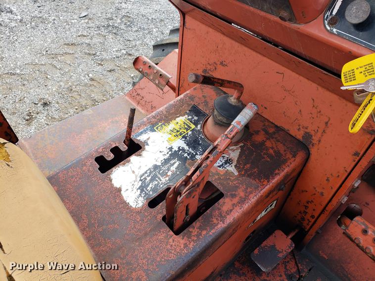 image for item DF2453 1992 Ditch Witch 4010 trencher