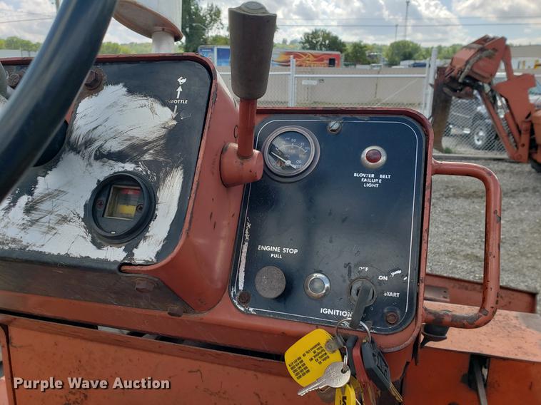 image for item DF2453 1992 Ditch Witch 4010 trencher