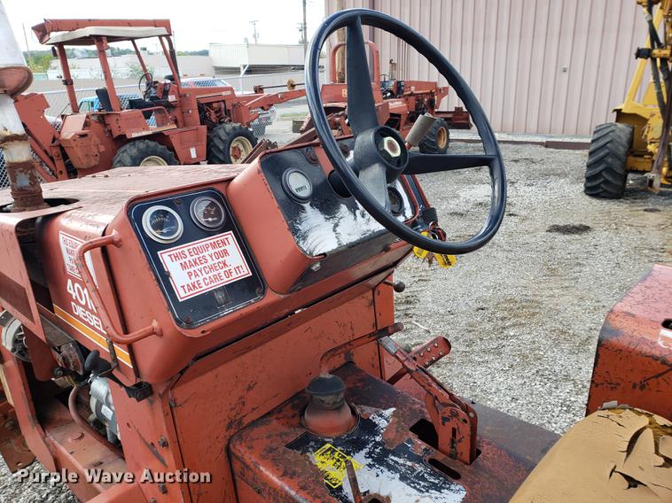 image for item DF2453 1992 Ditch Witch 4010 trencher