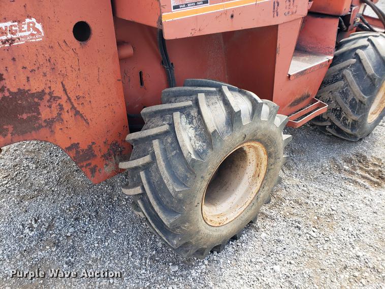 image for item DF2453 1992 Ditch Witch 4010 trencher