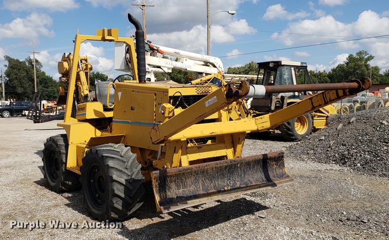 image for item DF2454 Vermeer V8550 vibratory cable plow