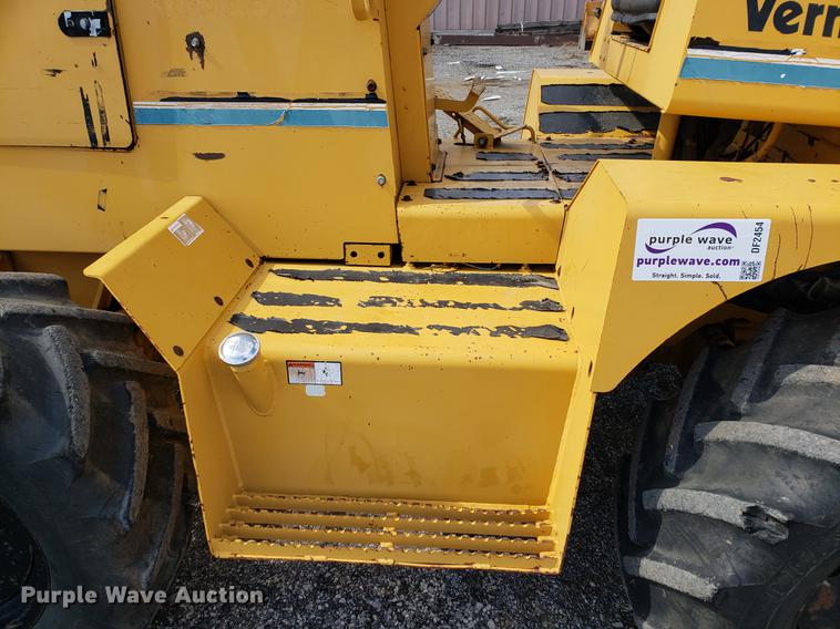 image for item DF2454 Vermeer V8550 vibratory cable plow