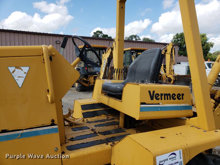 image for item DF2454 Vermeer V8550 vibratory cable plow
