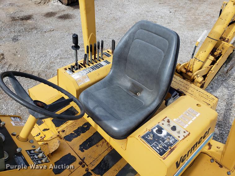 image for item DF2454 Vermeer V8550 vibratory cable plow