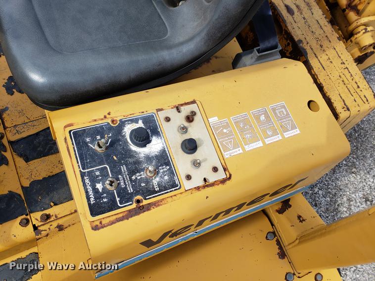 image for item DF2454 Vermeer V8550 vibratory cable plow
