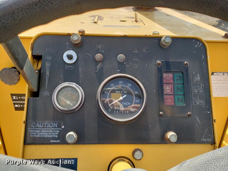 image for item DF2454 Vermeer V8550 vibratory cable plow