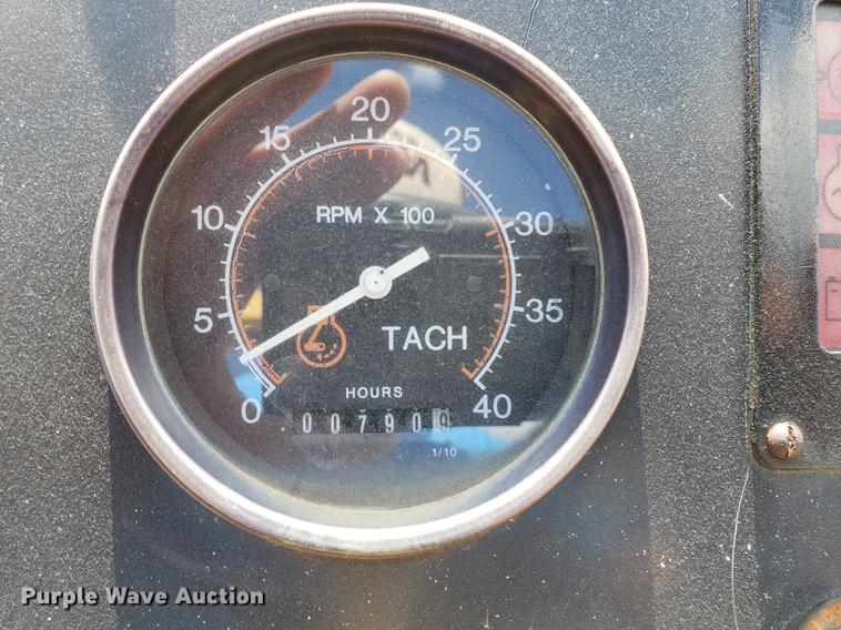 image for item DF2454 Vermeer V8550 vibratory cable plow