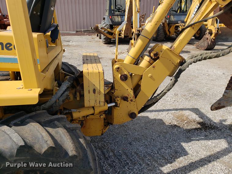 image for item DF2454 Vermeer V8550 vibratory cable plow