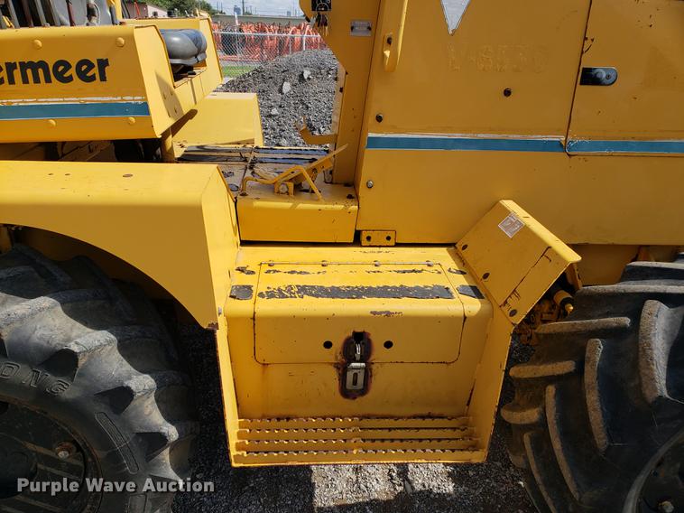 image for item DF2454 Vermeer V8550 vibratory cable plow