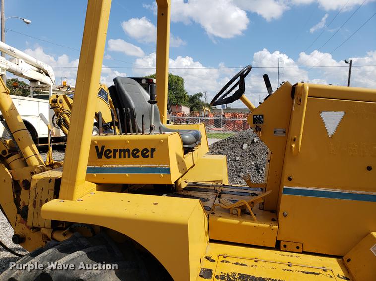 image for item DF2454 Vermeer V8550 vibratory cable plow
