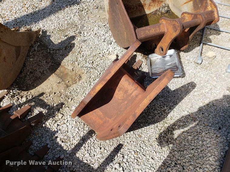 image for item DF2460 (11) buckets